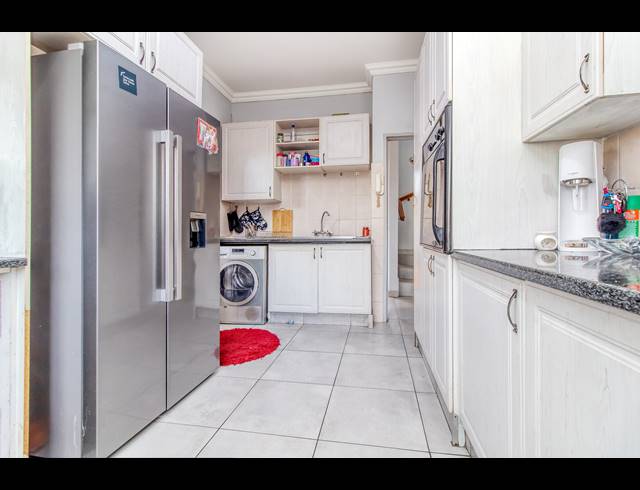 3 BEDROOM DUPLEX FOR SALE IN WELTEVREDEN PARK